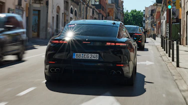 2024 Porsche Panamera - rear tracking