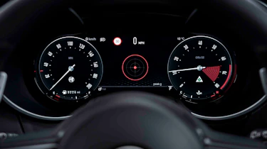 Alfa Romeo Stelvio Quadrifoglio - digital driver instrument cluster