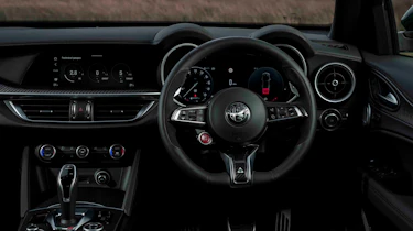 Alfa Romeo Stelvio Quadrifoglio - dashboard