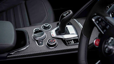 Alfa Romeo Stelvio Quadrifoglio - centre console detail