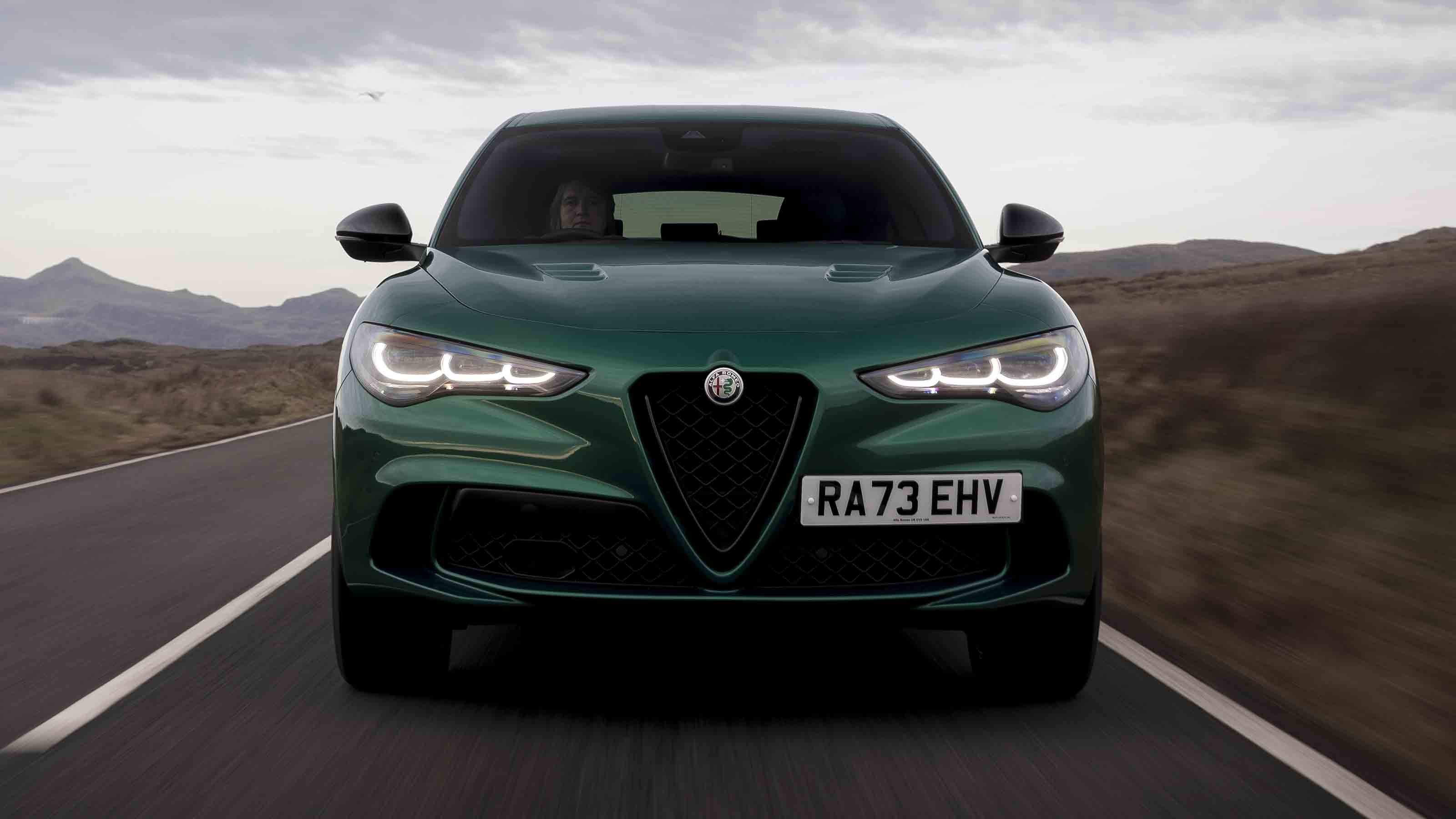 Alfa Romeo Stelvio Quadrifoglio - front full width