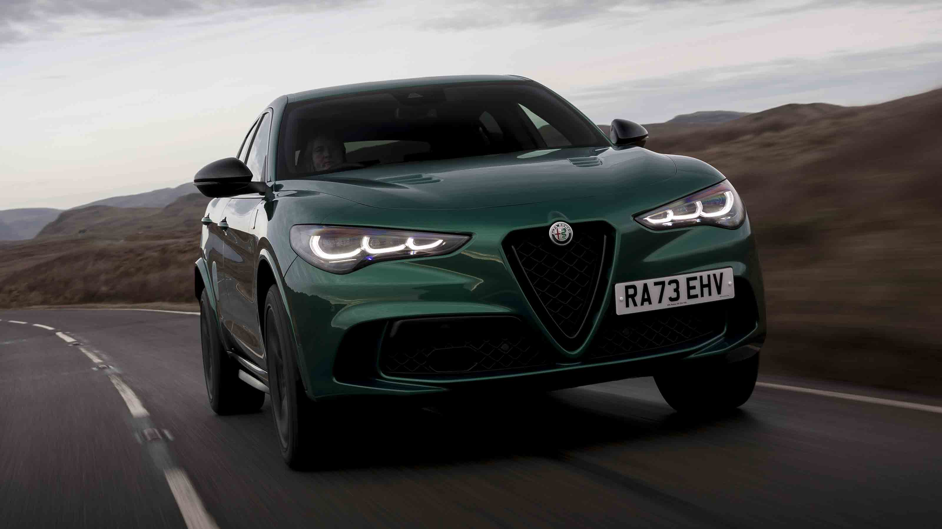 Alfa Romeo Stelvio Quadrifoglio - front cornering 