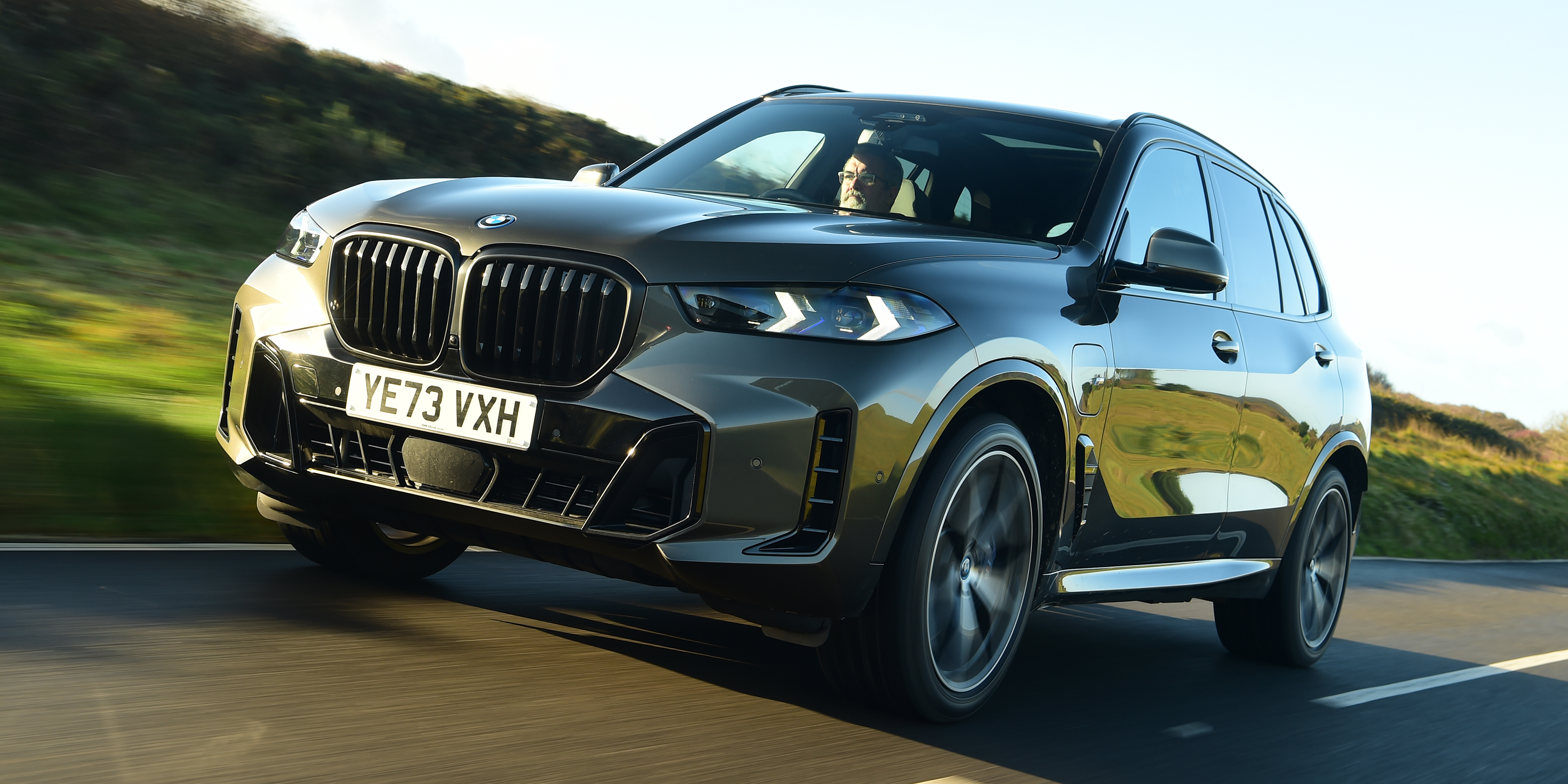 BMW X5 tracking front