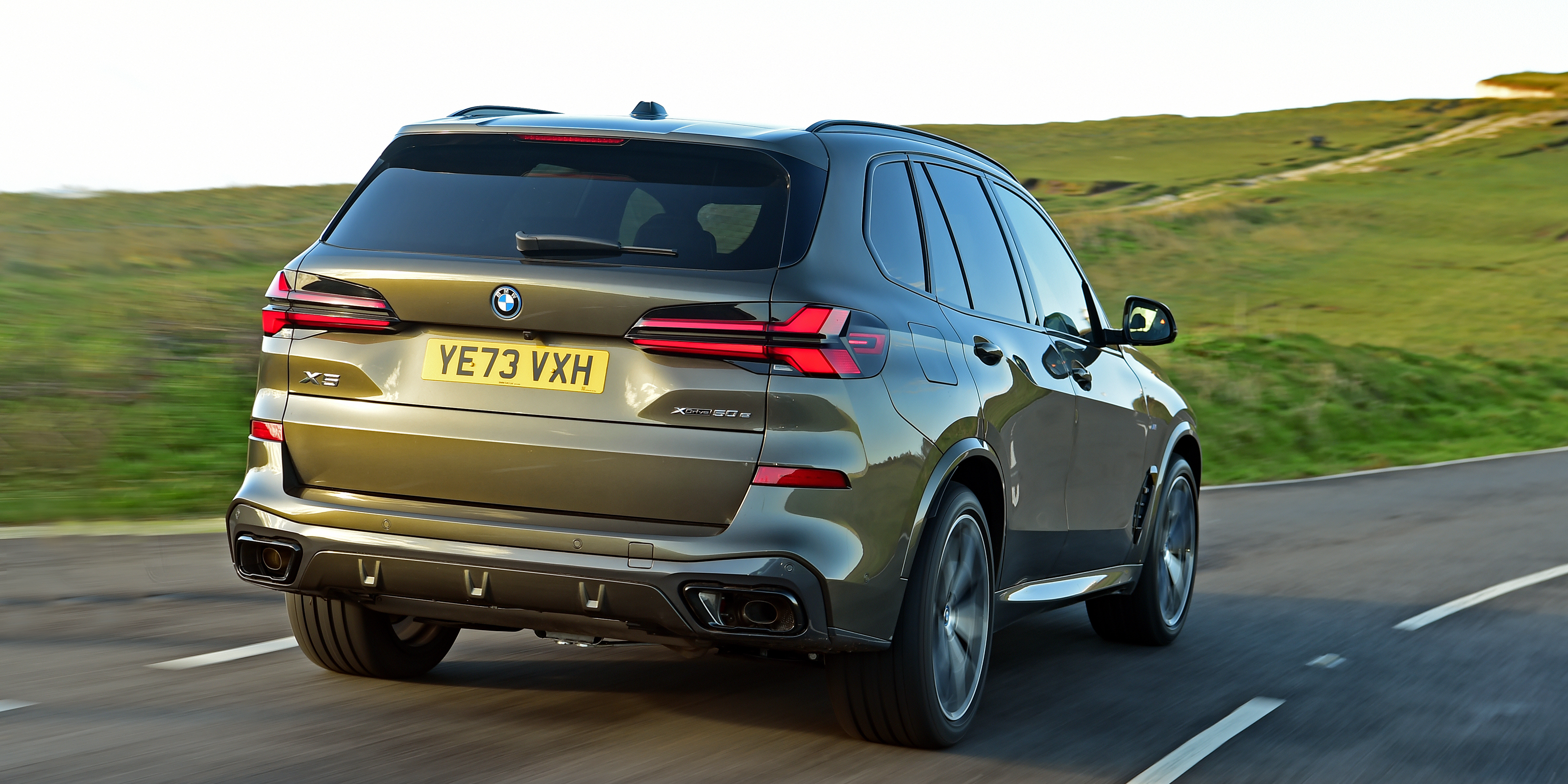 BMW X5 rear corner tracking