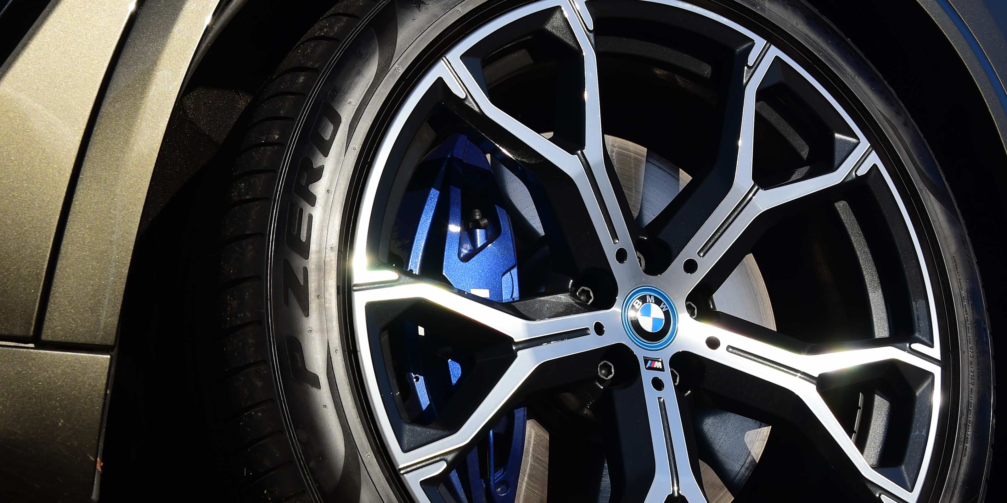 BMW X5 alloy wheel