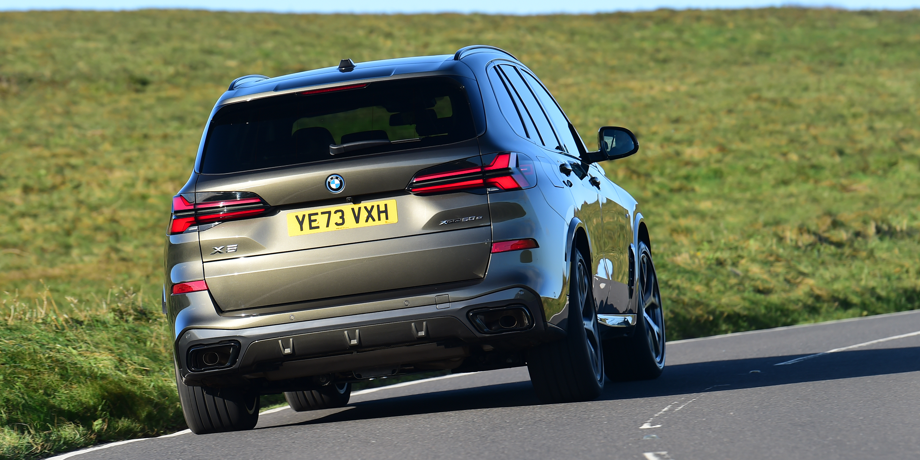 BMW X5 rear corner panning