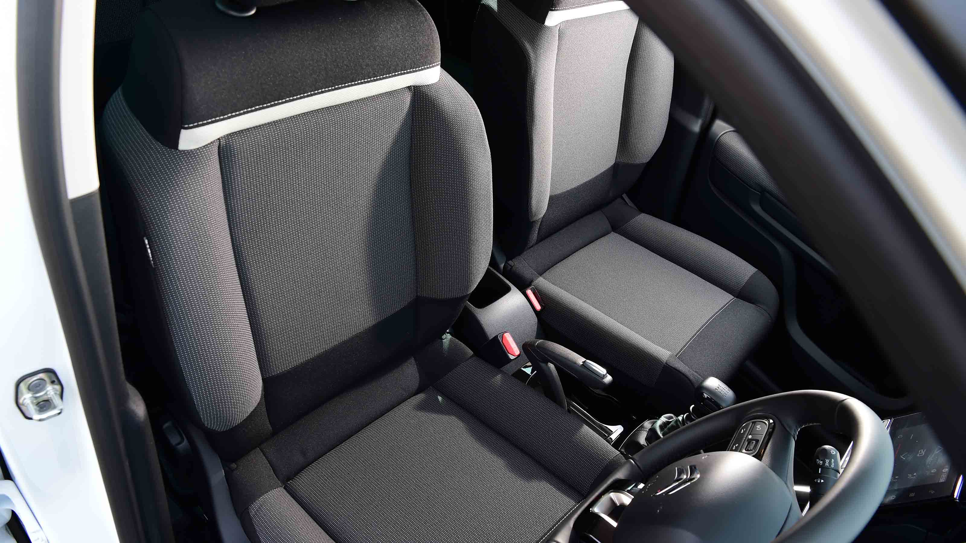Citroen C3 Aircross You! - front seats