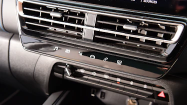 Citroen C5 Aircross - centre console switchgear