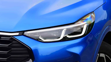 Ford Kuga - head light detail