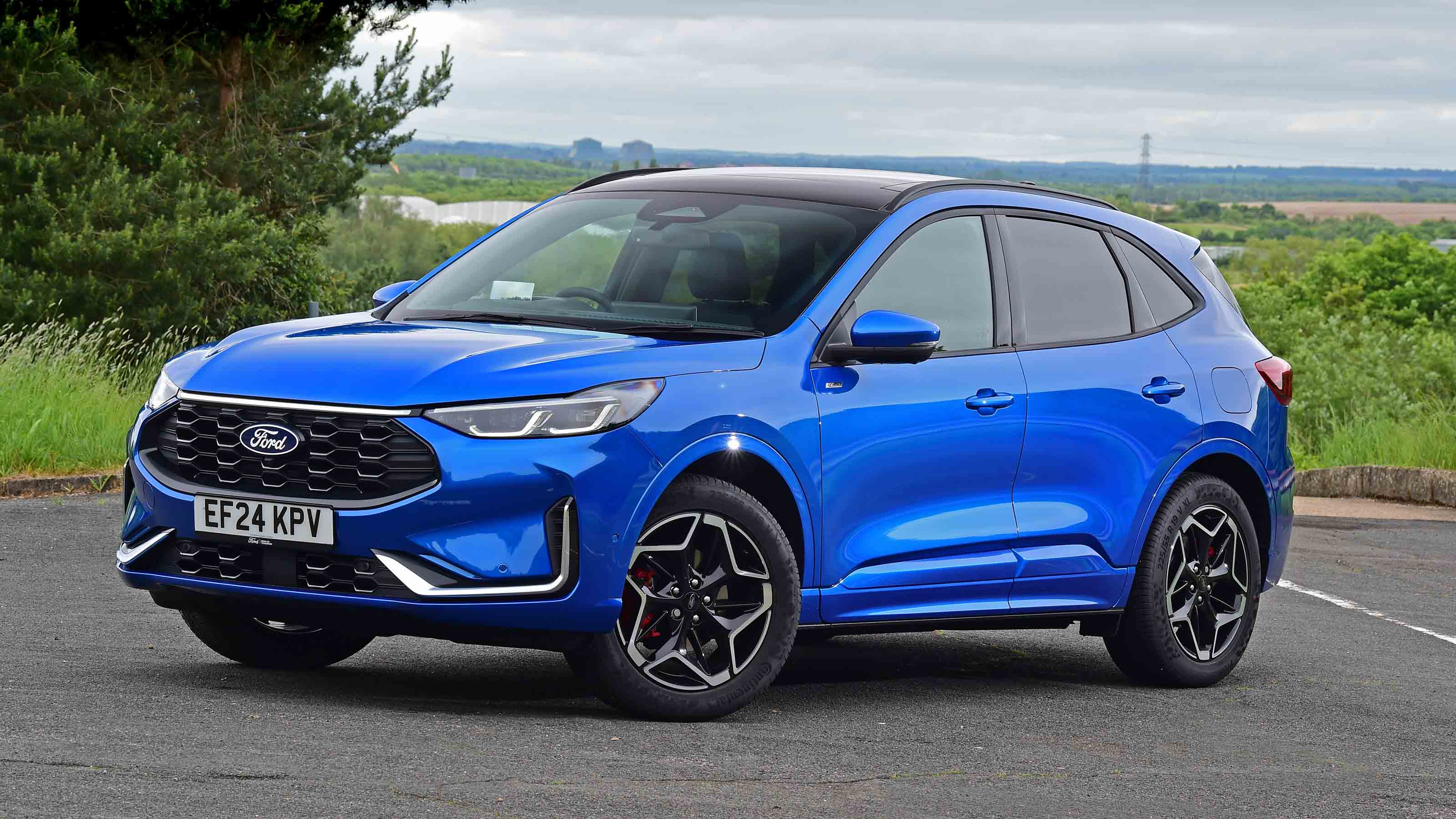 Ford Kuga - front corner static