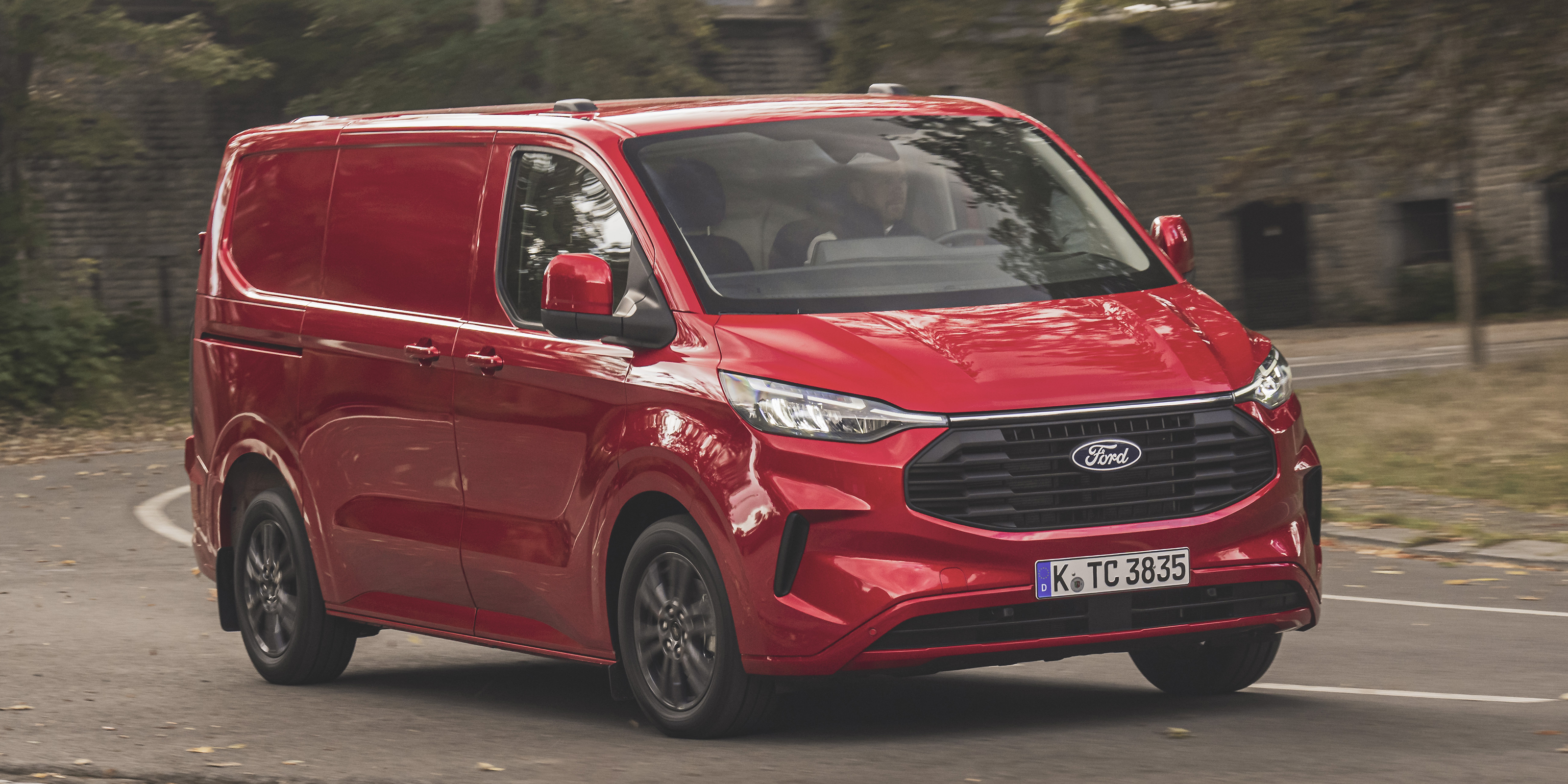 Ford Transit Custom turning left