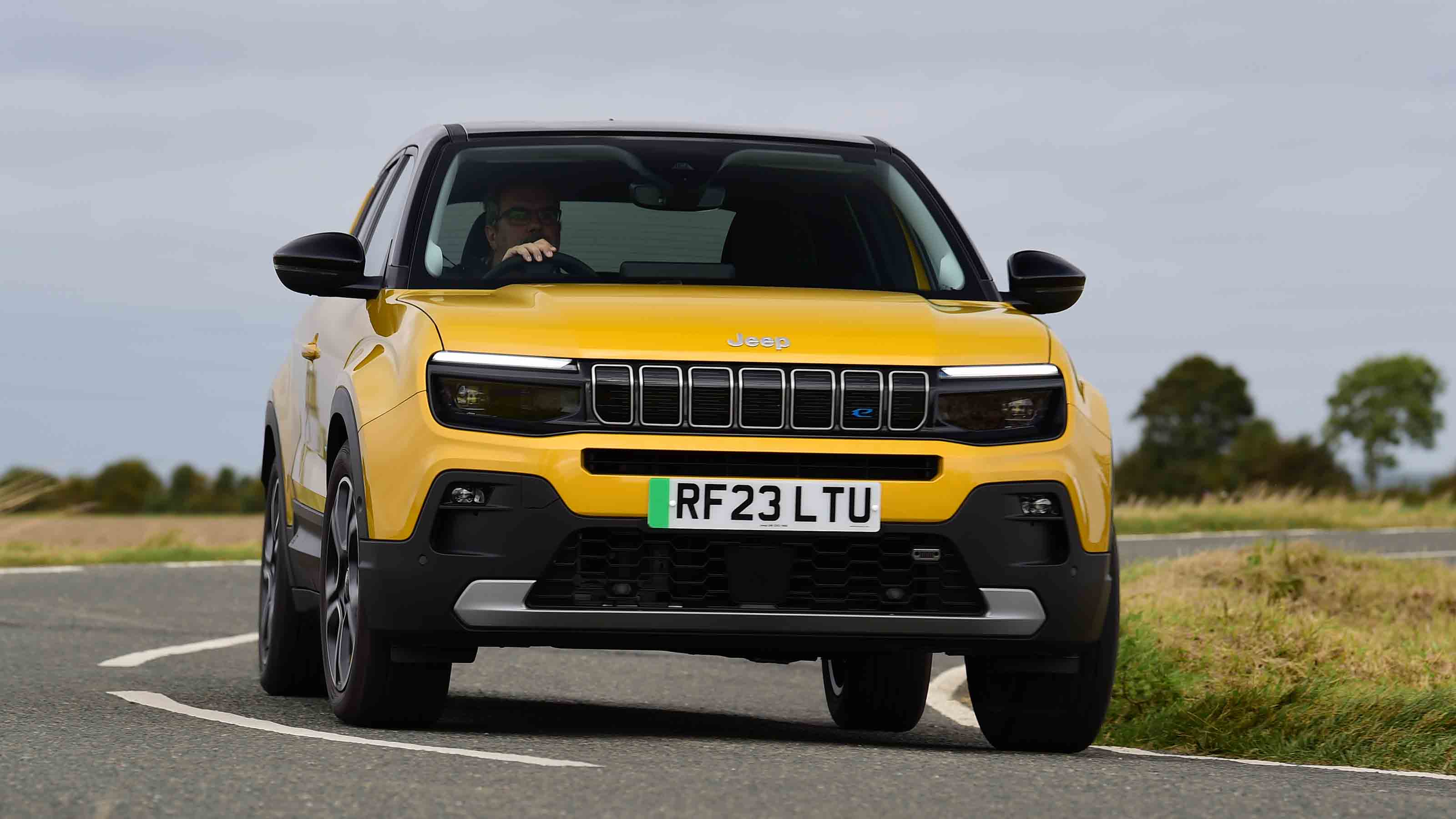 Jeep Avenger Summit – front cornering