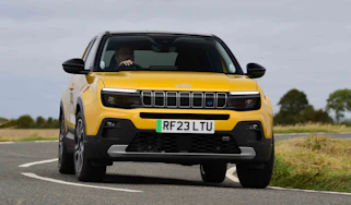 Jeep Avenger Summit – front cornering