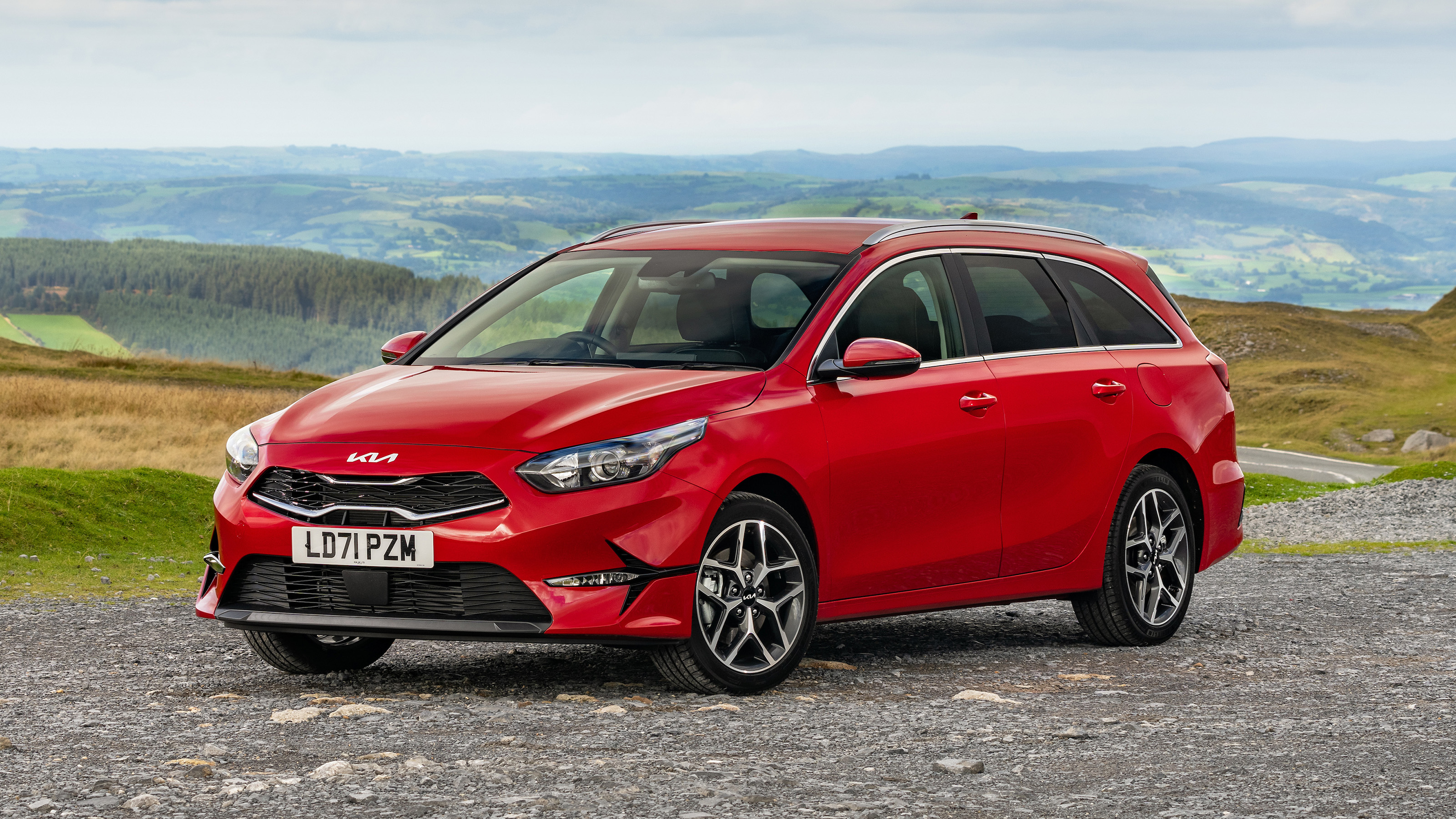 Kia Ceed Sportswagon front corner parked