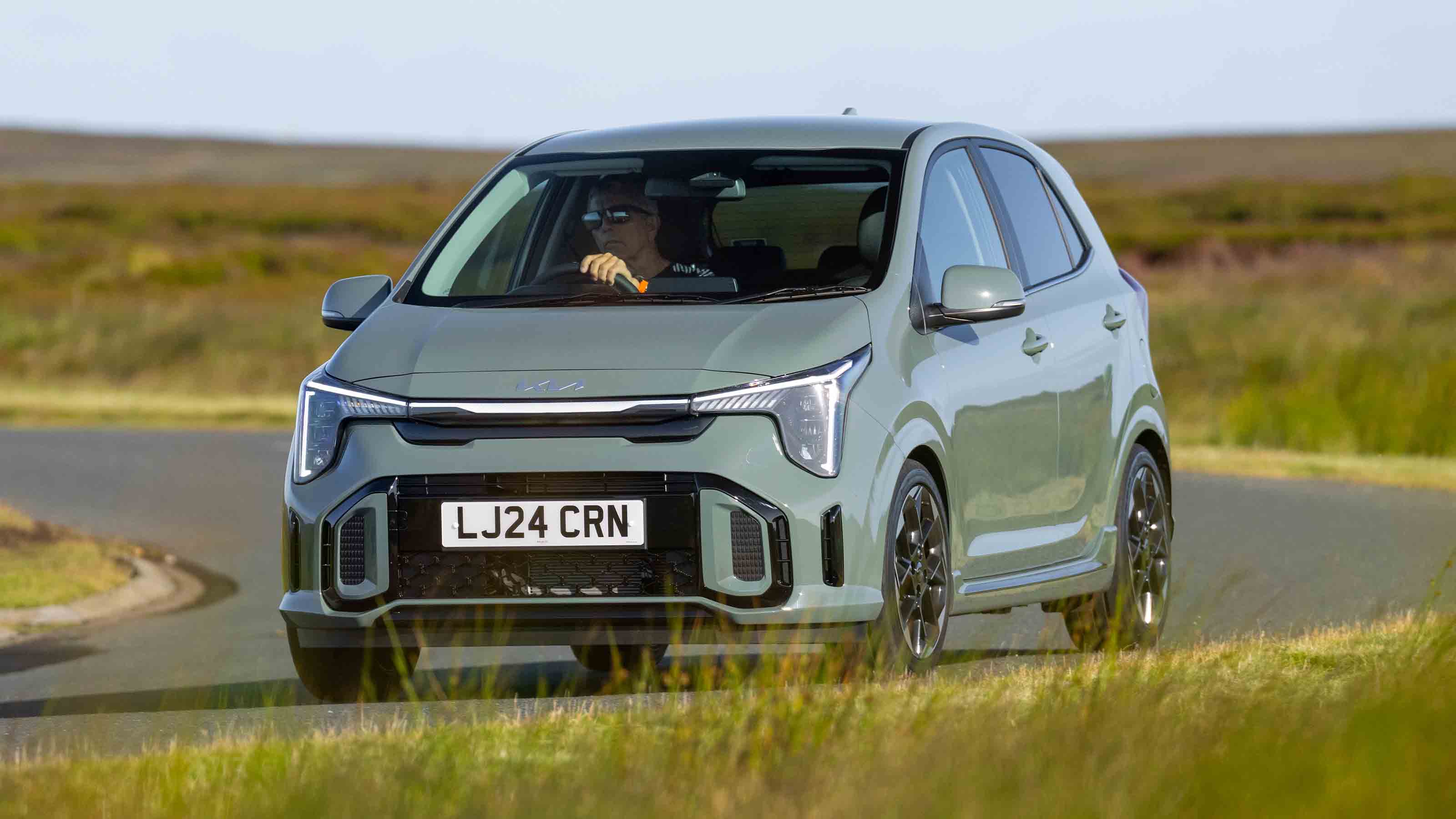 Kia Picanto - front cornering right