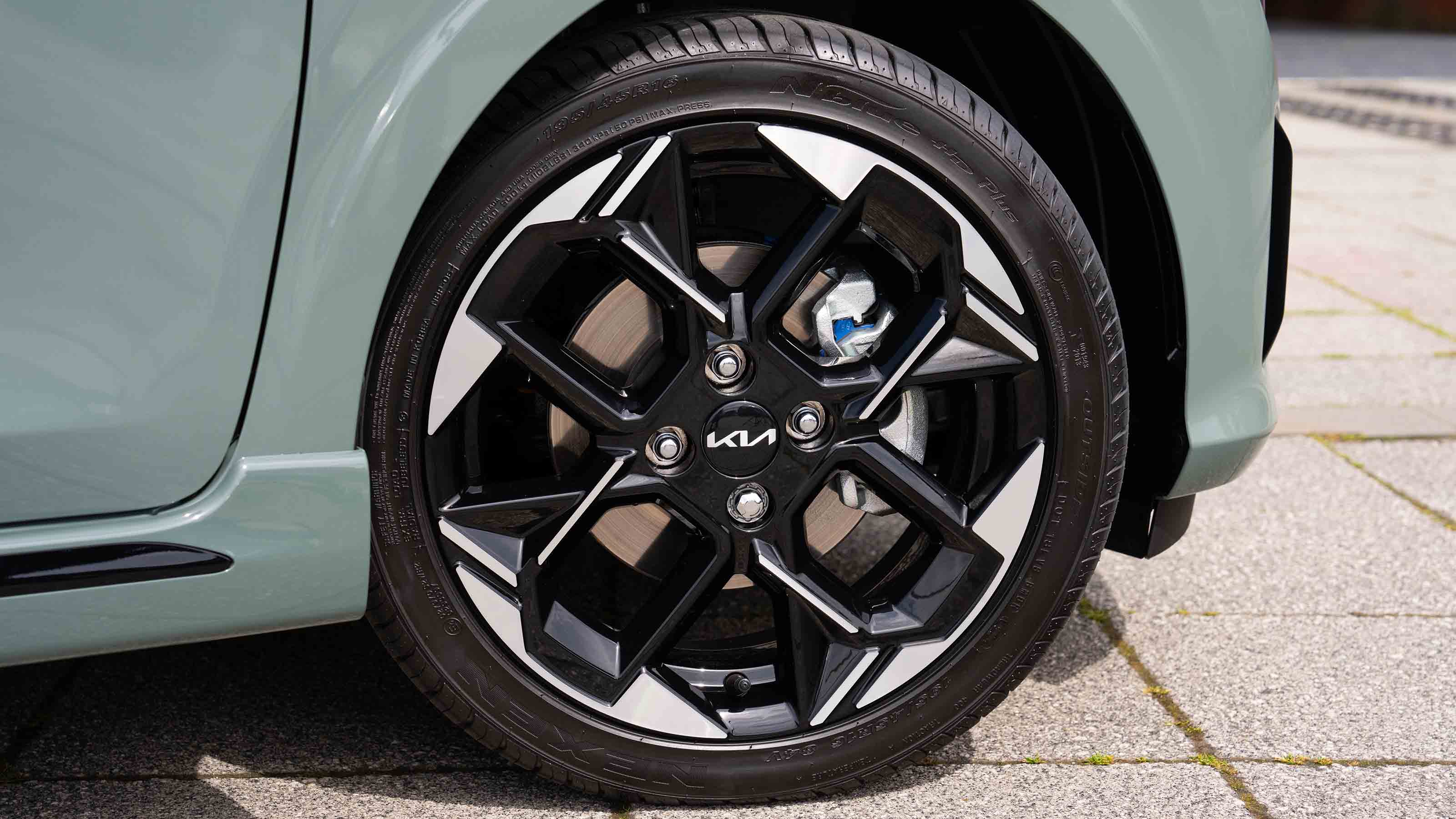 Kia Picanto - alloy wheel detail