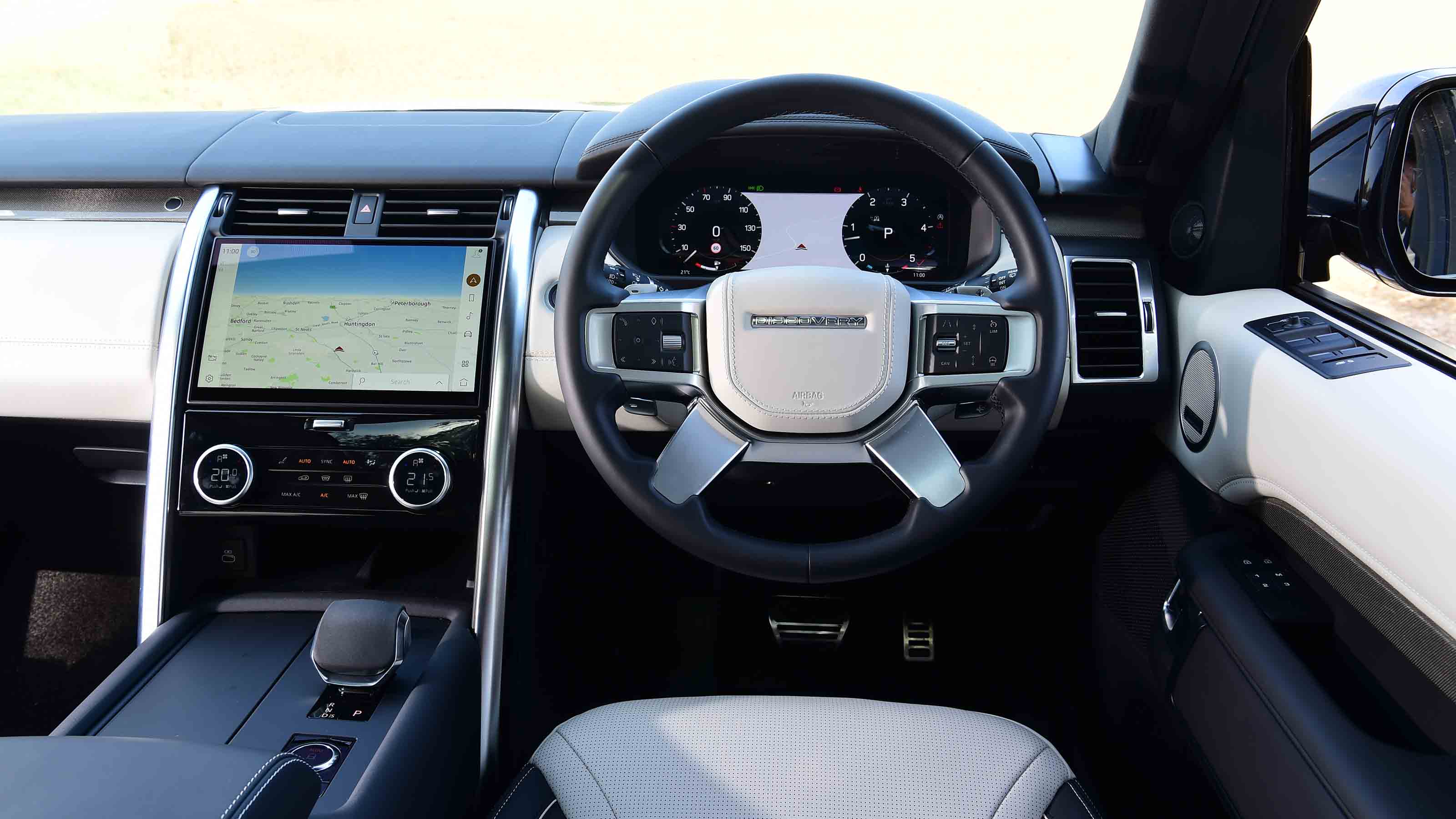 Land Rover Discovery dashboard