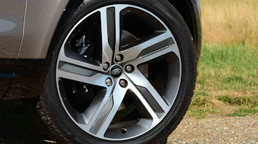 Land Rover Discovery alloy wheel