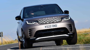 Land Rover Discovery front cornering