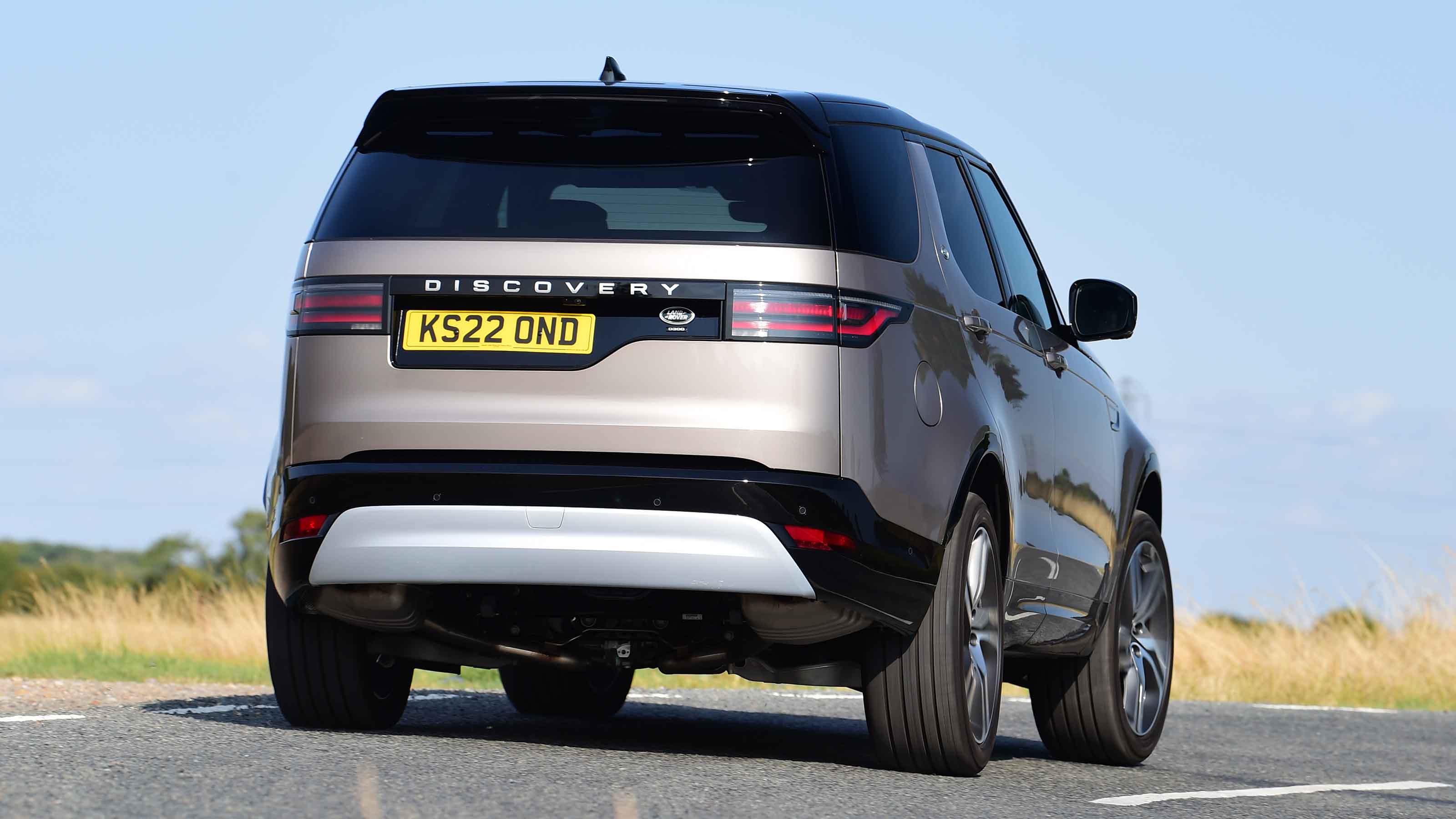 Land Rover Discovery rear cornering