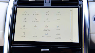 Land Rover Discovery infotainment main menu