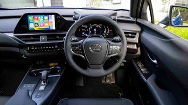 Lexus UX 300h - dashboard