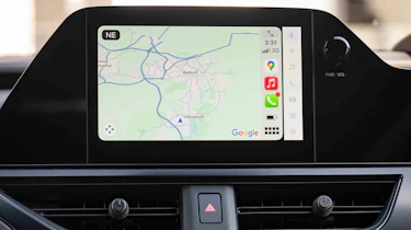 Lexus UX 300h - infotainment sat-nav screen