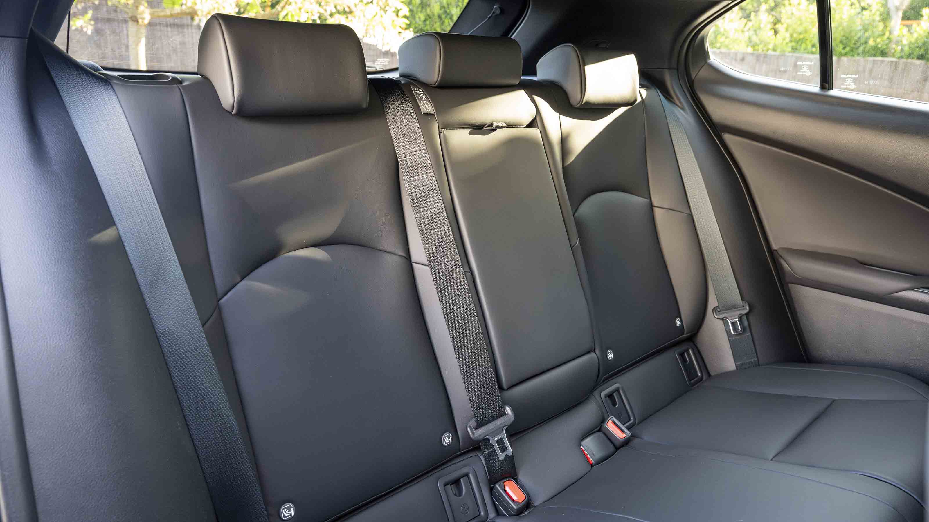 Lexus UX 300h - rear seats