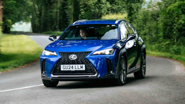 Lexus UX 300h - front cornering right