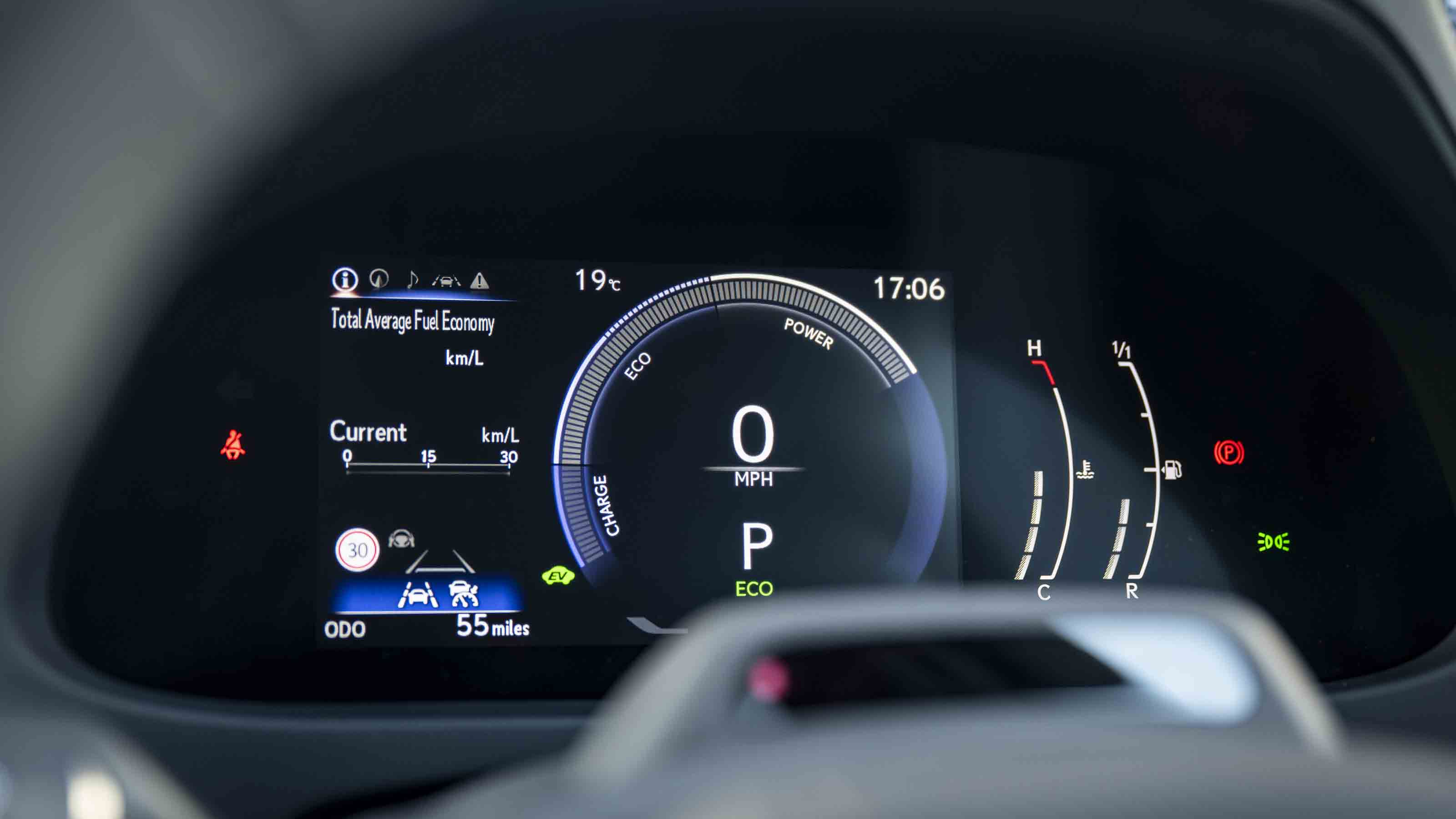Lexus UX 300h - digital driver's instrument cluster