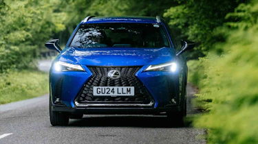 Lexus UX 300h - front full width