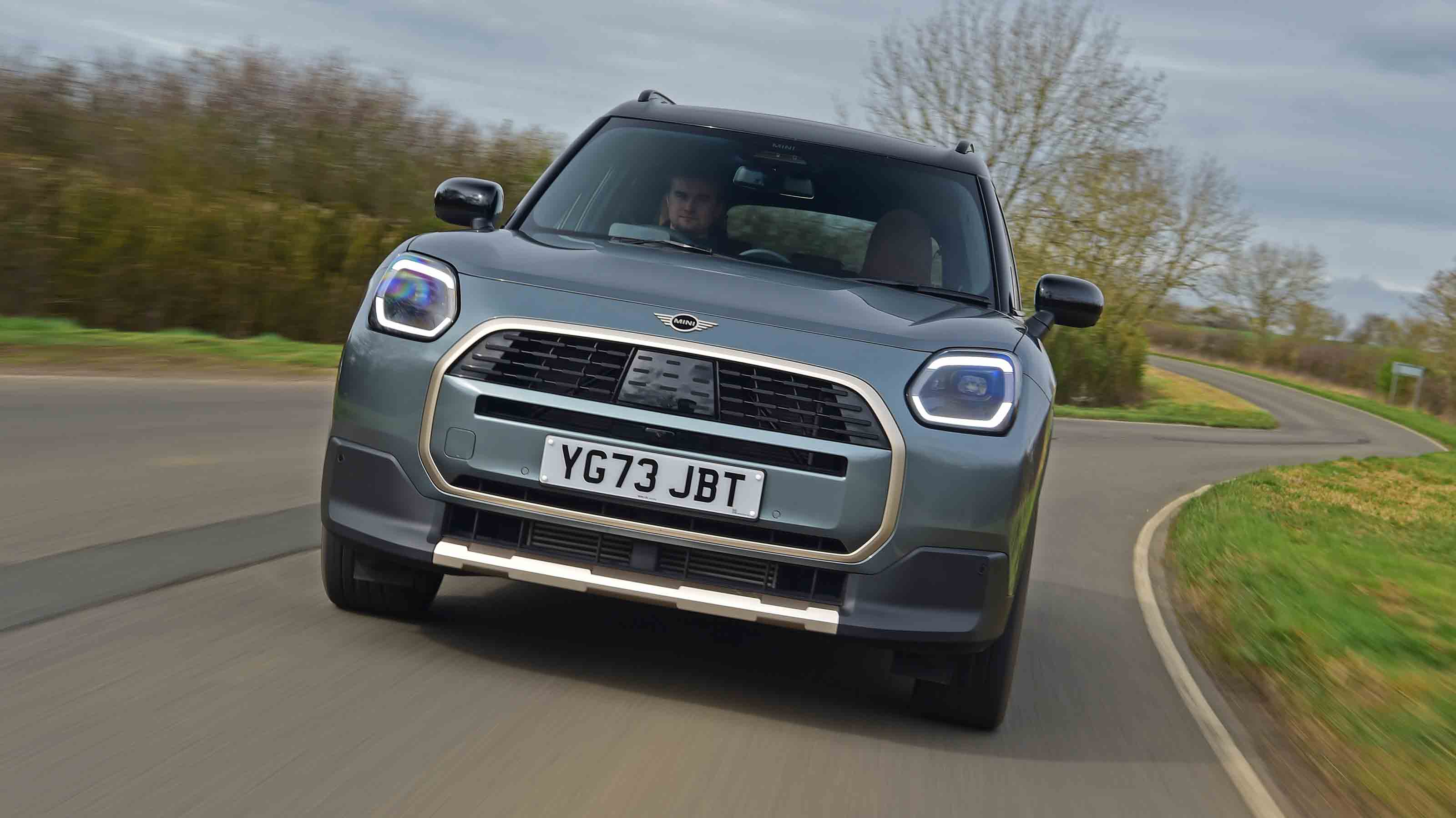 MINI Countryman - front full width