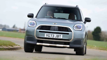MINI Countryman - front cornering