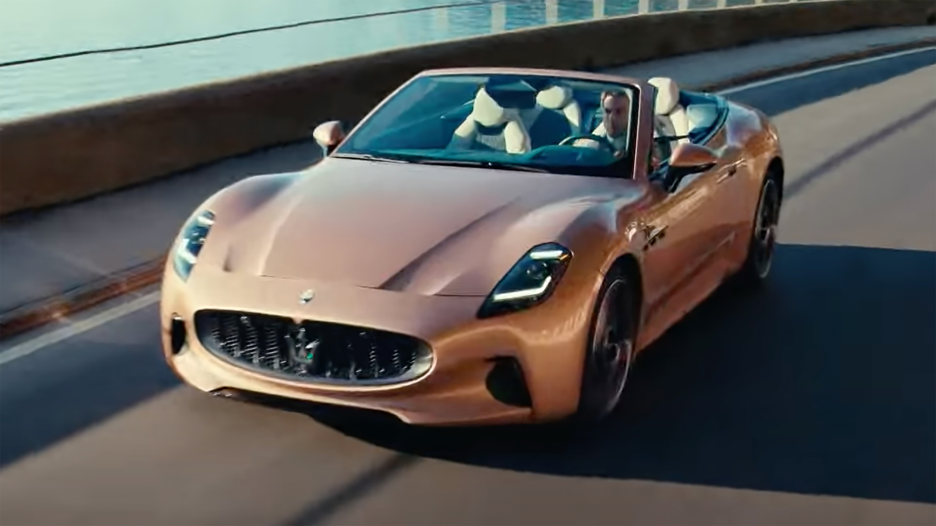 Maserati GranCabrio Folgore - front tracking