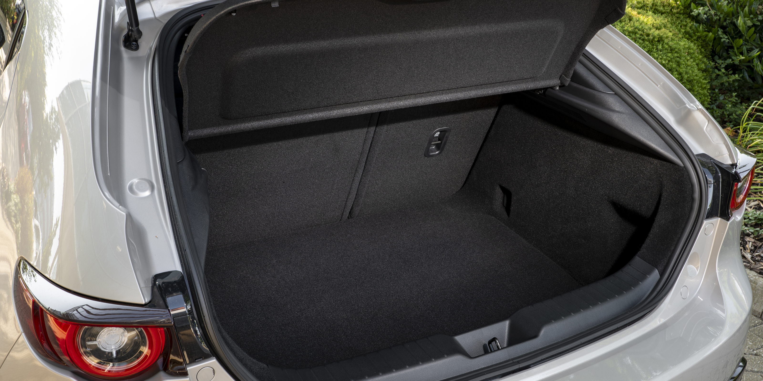 Mazda 3 boot