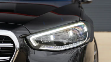 Mercedes S-Class head light