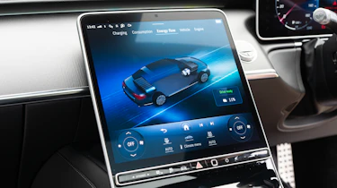 Mercedes S-Class hybrid flow screen