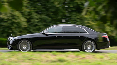Mercedes S-Class panning