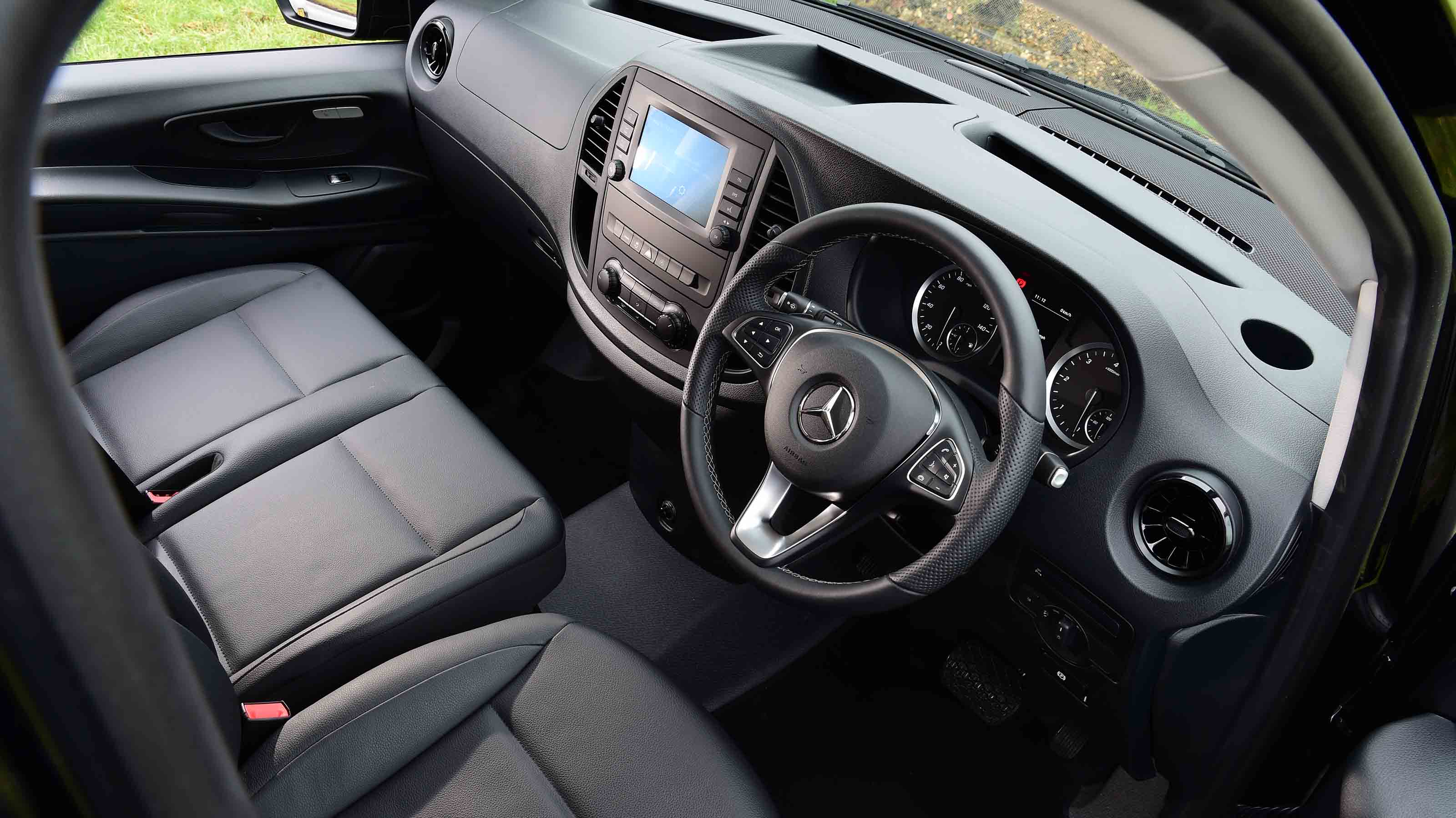 Mercedes Vito Crew Van 119 CDI Premium Night Edition - dashboard