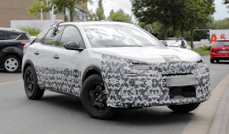 New Citroen C4 facelift - front tracking
