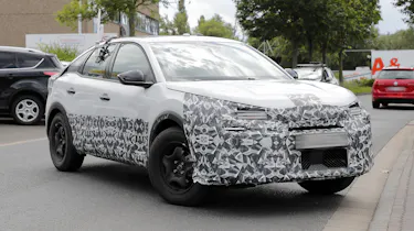 New Citroen C4 facelift - front tracking
