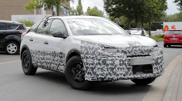 New Citroen C4 facelift - front tracking