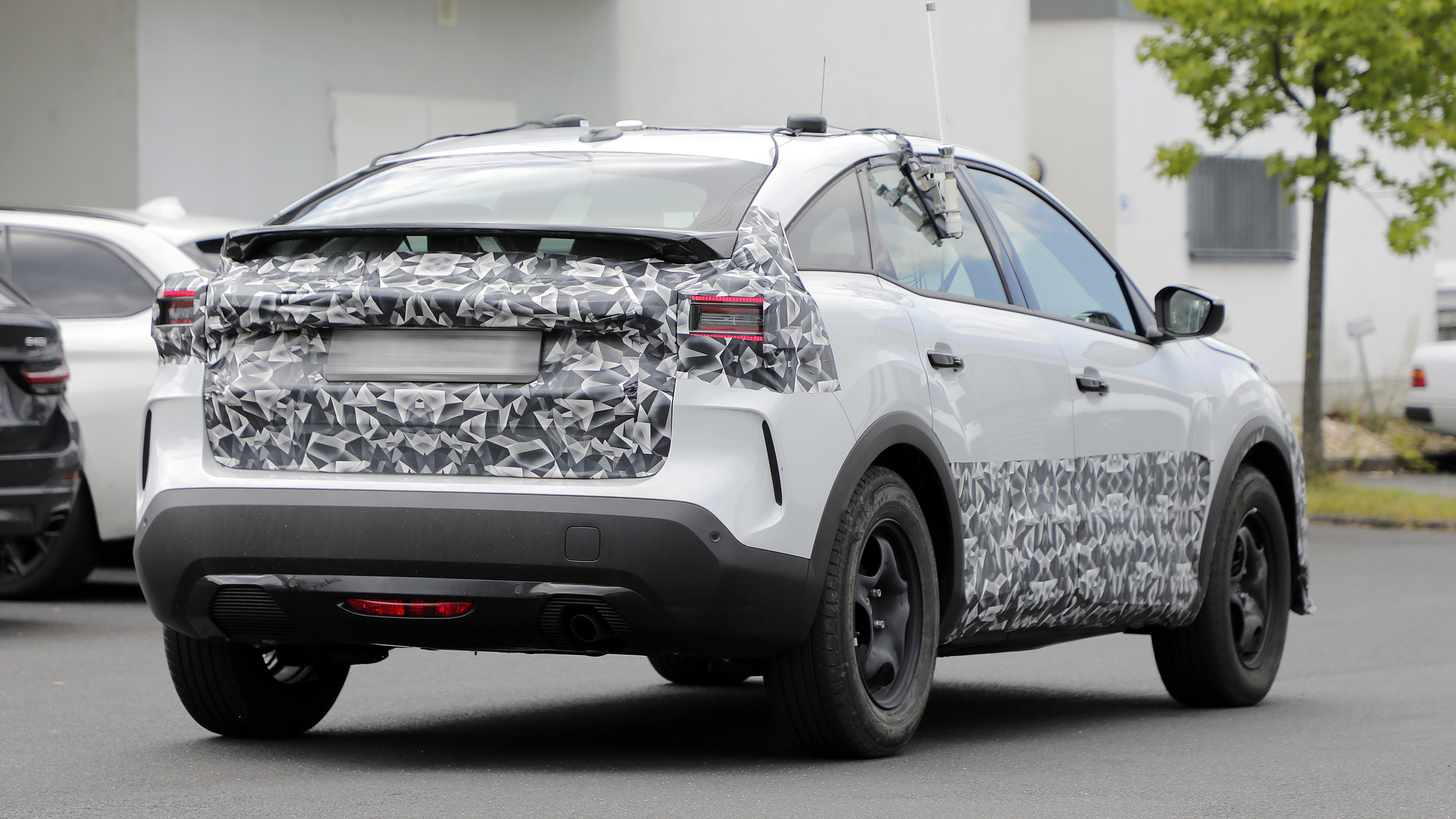 New Citroen C4 facelift - rear 