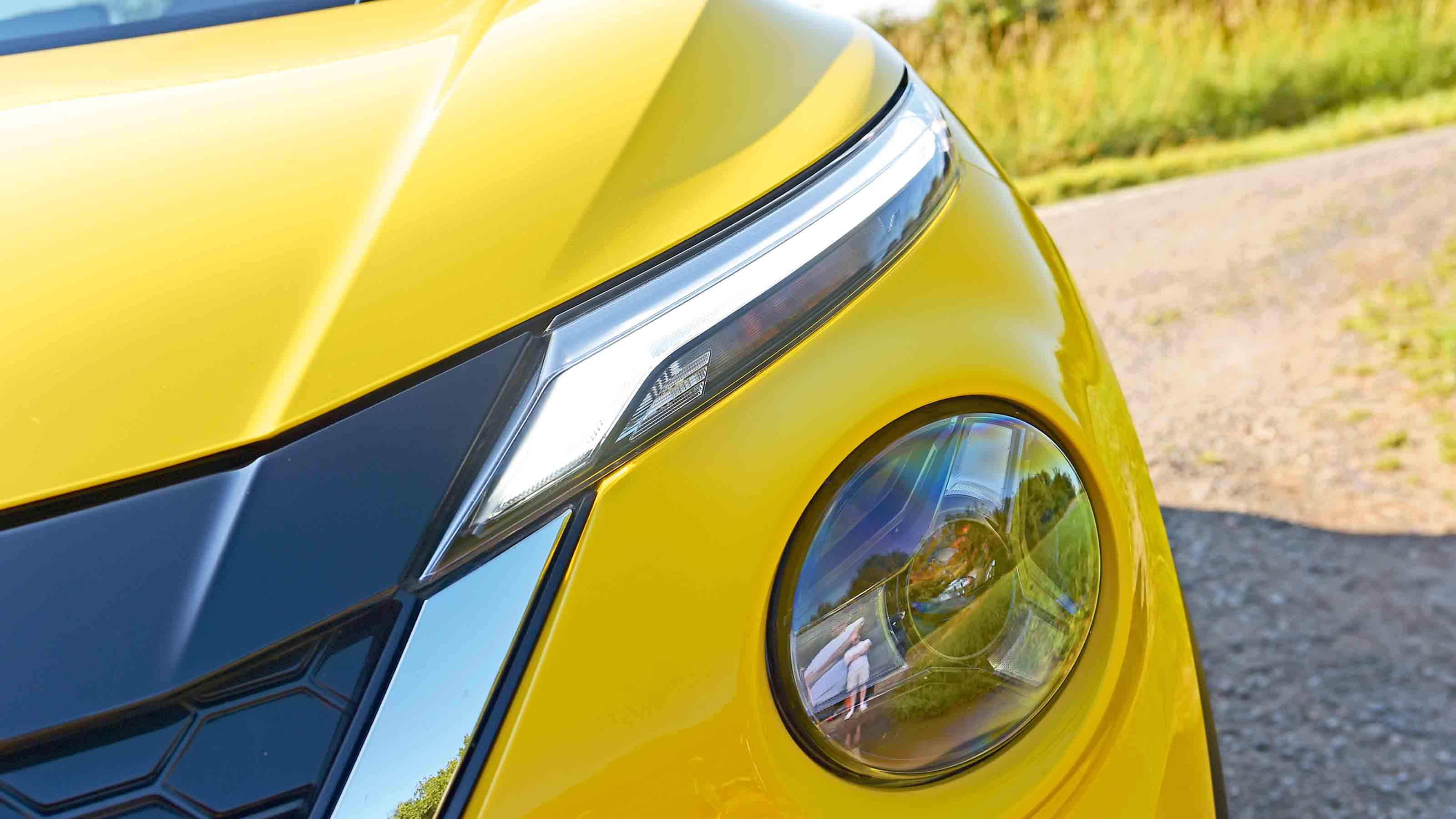 Nissan Juke - head light detail