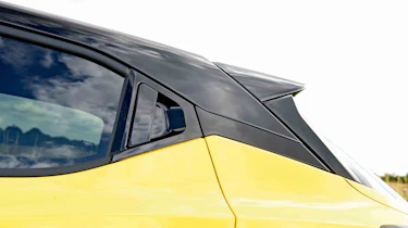 Nissan Juke - rear roof pillar detail