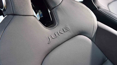 Nissan Juke - driver's seat detail