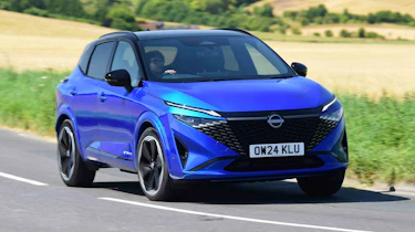 Nissan Qashqai - front cornering left