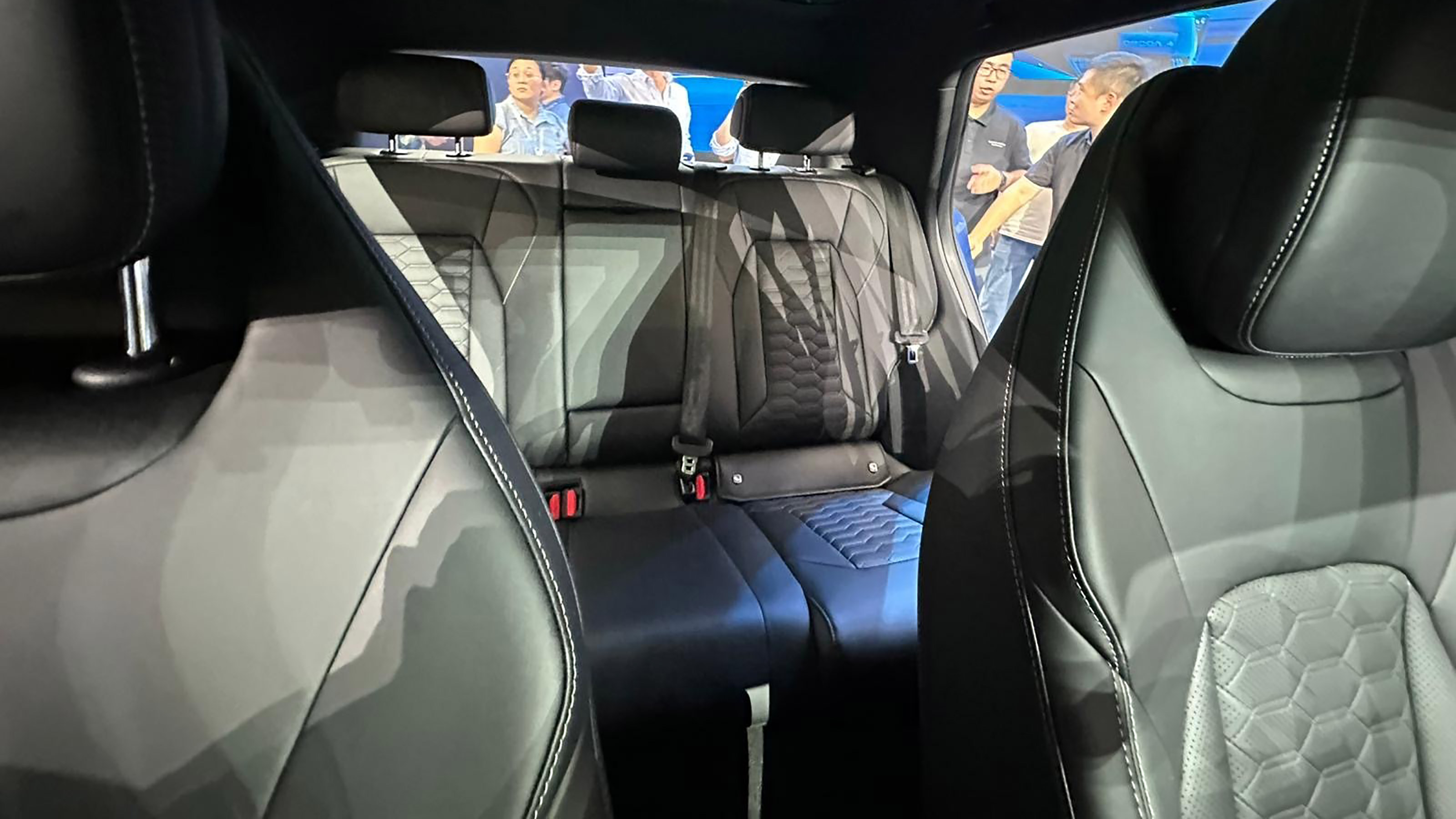 Omoda 4 - reveal seats