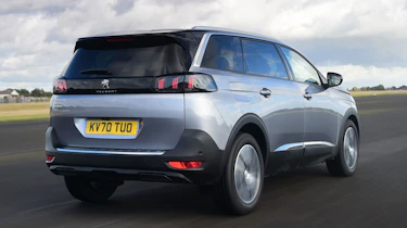 Peugeot 5008 rear corner tracking