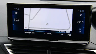 Peugeot 5008 infotainment navigation